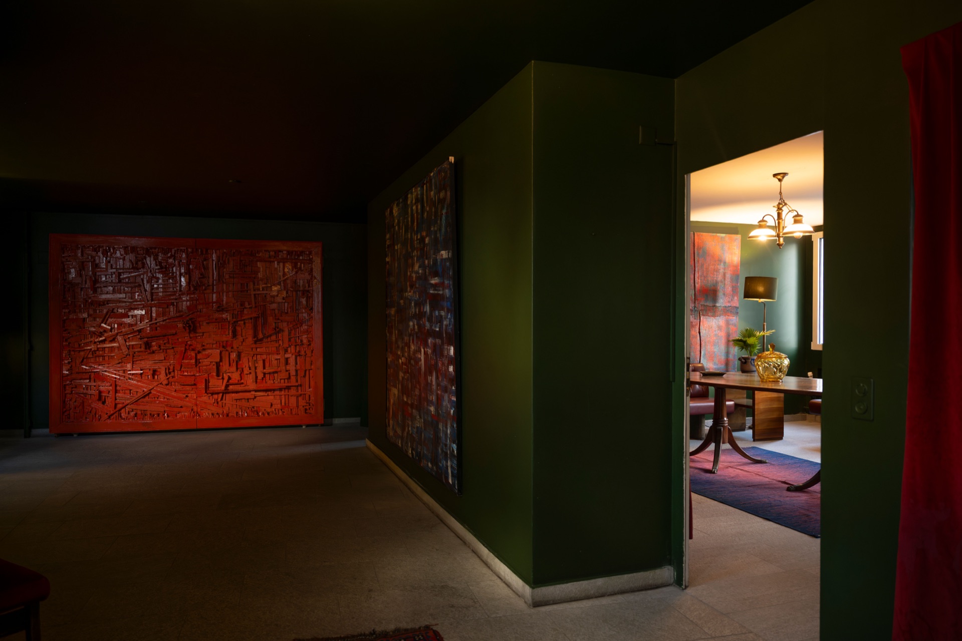 The corridor into Le Bar